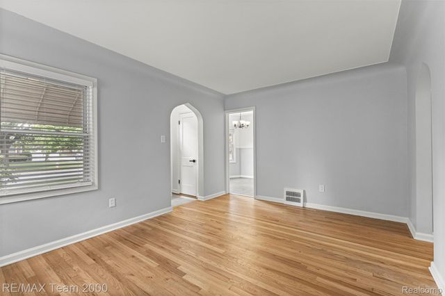 3454 McKinley Street, Dearborn, MI 48124
