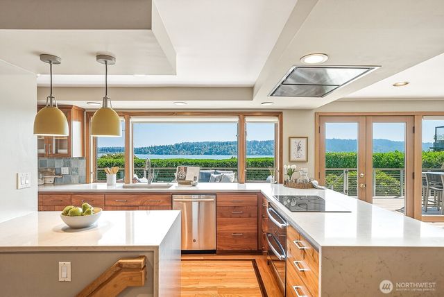 4007 NE 161st Street, Lake Forest Park, WA 98155