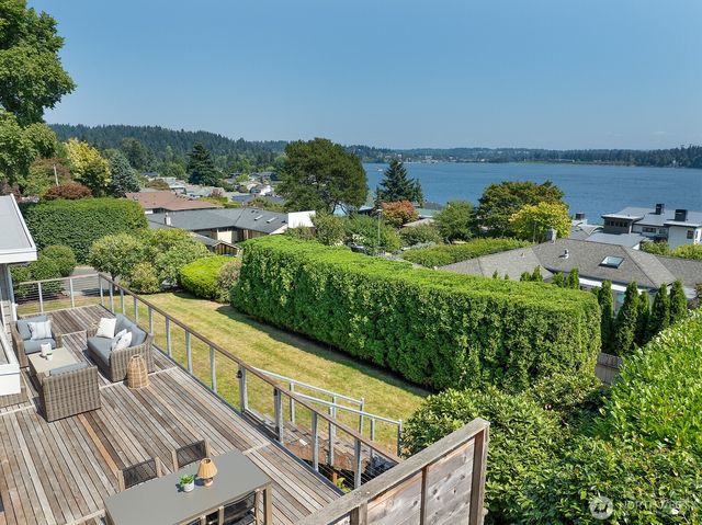 4007 NE 161st Street, Lake Forest Park, WA 98155