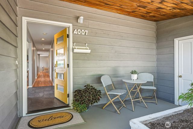 4007 NE 161st Street, Lake Forest Park, WA 98155