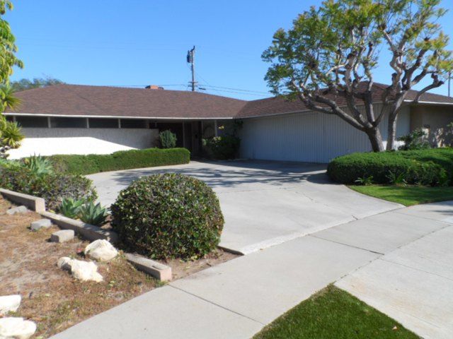 6524 S Holt Avenue, Los Angeles, CA 90056