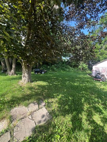 2212 Summit Street, Marshalltown, IA 50158