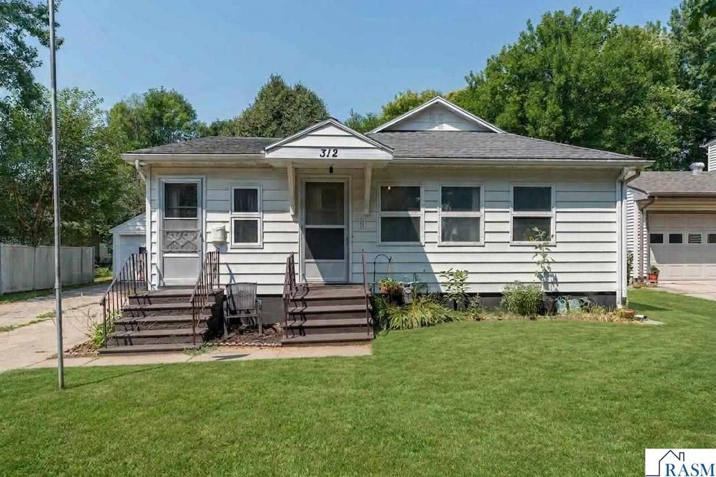 312 N 7th Street, St. Peter, MN 56082