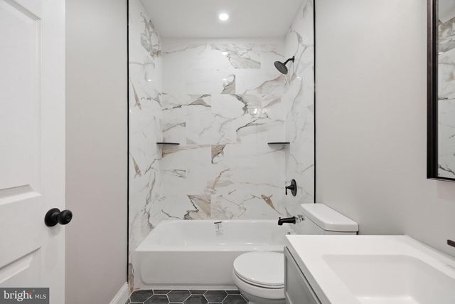 2210 S HOBSON ST, Philadelphia, PA 19142