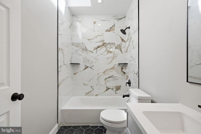 2210 S HOBSON ST, Philadelphia, PA 19142