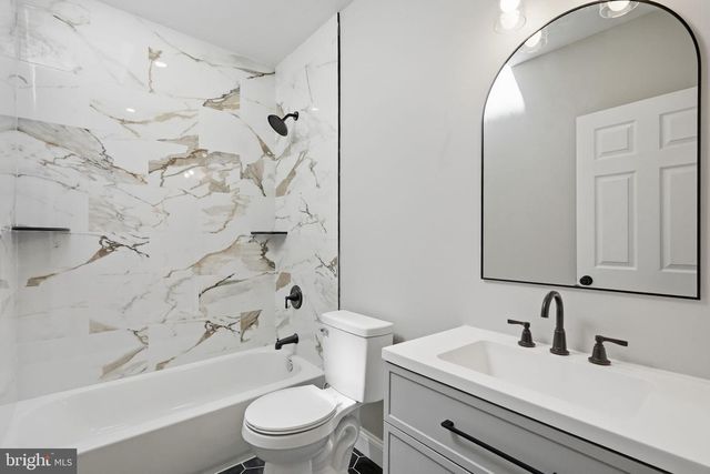 2210 S HOBSON ST, Philadelphia, PA 19142