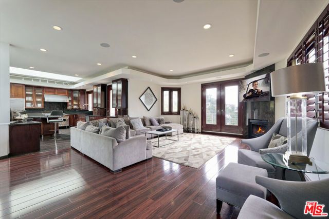 8835 Evanview Drive, Los Angeles, CA 90069