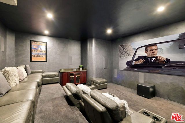 8835 Evanview Drive, Los Angeles, CA 90069