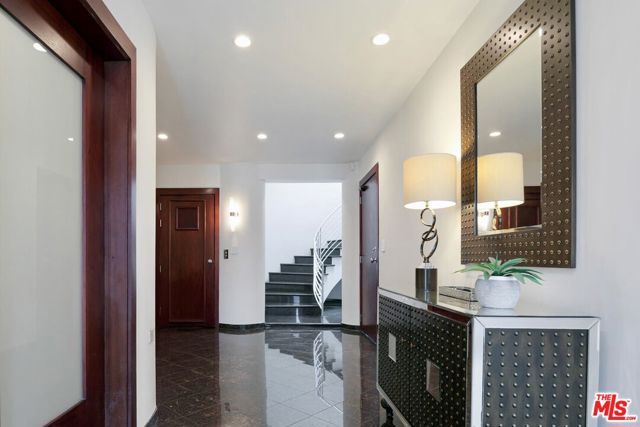 8835 Evanview Drive, Los Angeles, CA 90069