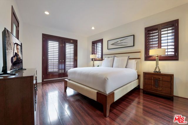 8835 Evanview Drive, Los Angeles, CA 90069