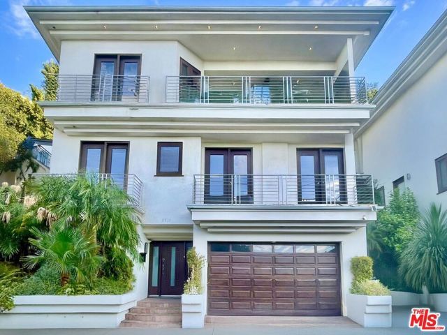 8835 Evanview Drive, Los Angeles, CA 90069