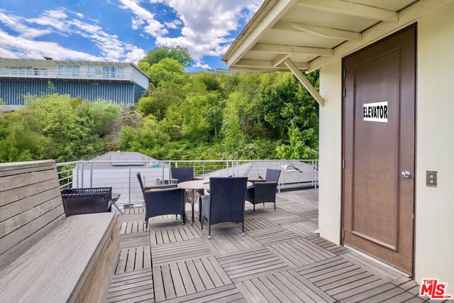 8835 Evanview Drive, Los Angeles, CA 90069