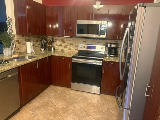 1000 SW 133RD Terrace, Davie, FL 33325