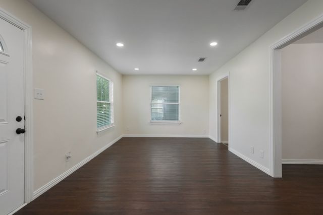 414 Avenue I, Dallas, TX 75203