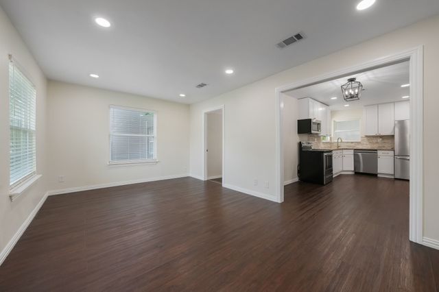 414 Avenue I, Dallas, TX 75203
