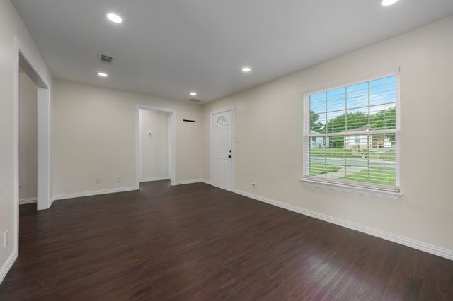 414 Avenue I, Dallas, TX 75203