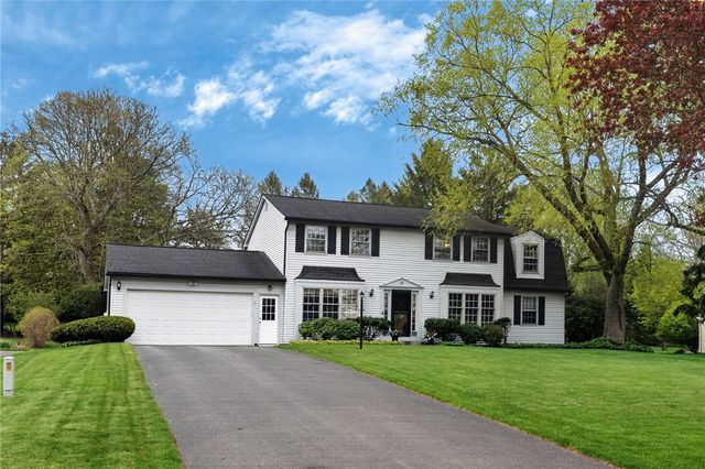 15 Brookshire Lane, Penfield, NY 14526