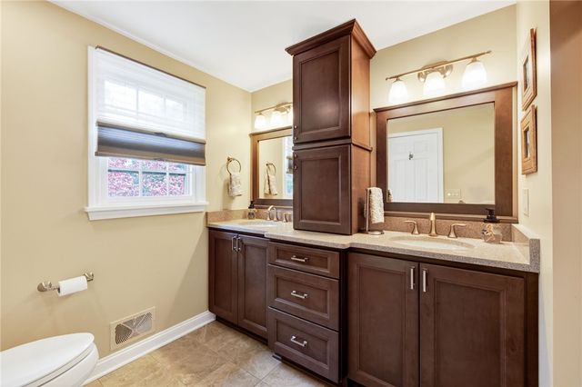 15 Brookshire Lane, Penfield, NY 14526