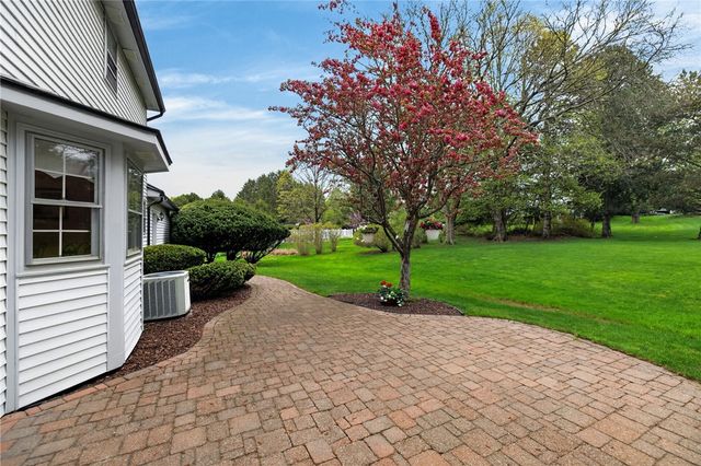 15 Brookshire Lane, Penfield, NY 14526