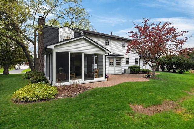15 Brookshire Lane, Penfield, NY 14526