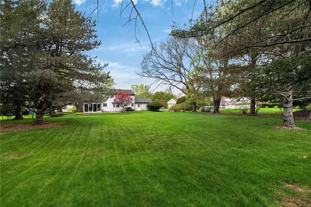 15 Brookshire Lane, Penfield, NY 14526