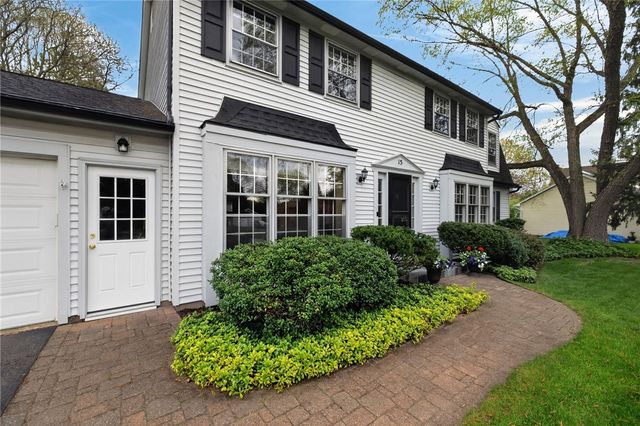 15 Brookshire Lane, Penfield, NY 14526