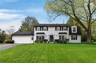 15 Brookshire Lane, Penfield, NY 14526
