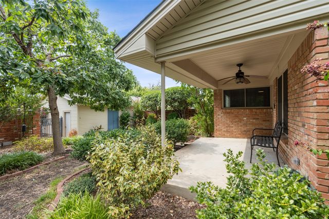 10447 Barrywood Drive, Dallas, TX 75230