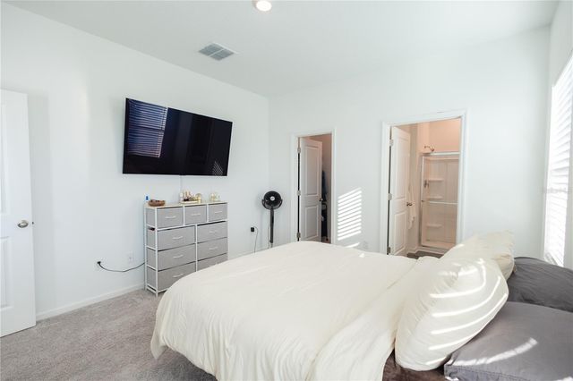 38330 HONEYSUCKLE DRIVE, Dade City, FL 33525