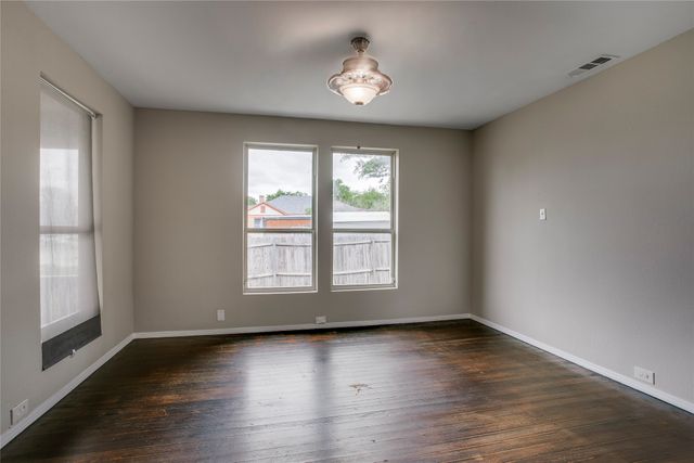 818 E Woodin Boulevard, Dallas, TX 75216