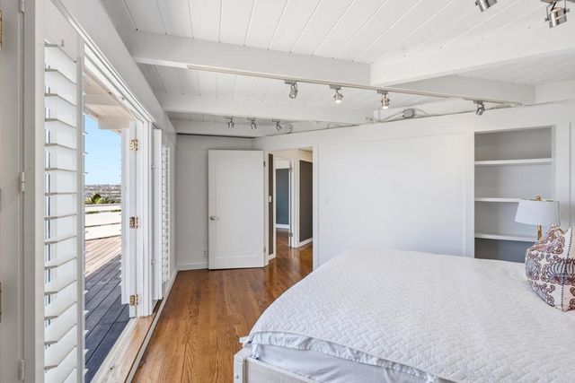 1641 Crespo Drive, La Jolla, CA 92037
