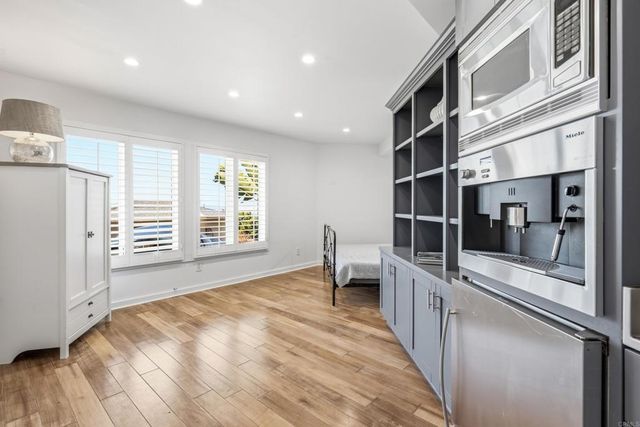 1641 Crespo Drive, La Jolla, CA 92037