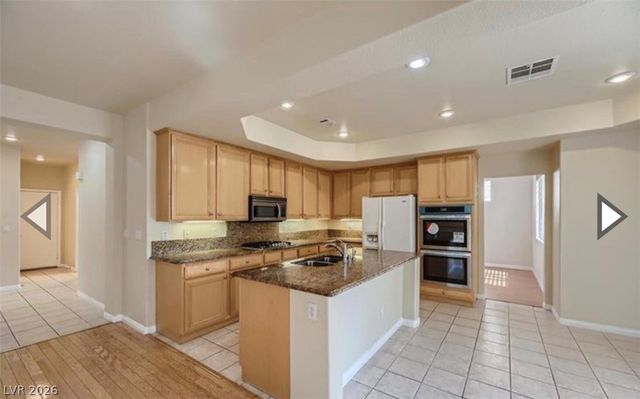 10677 Sapphire Vista Avenue, Las Vegas, NV 89144