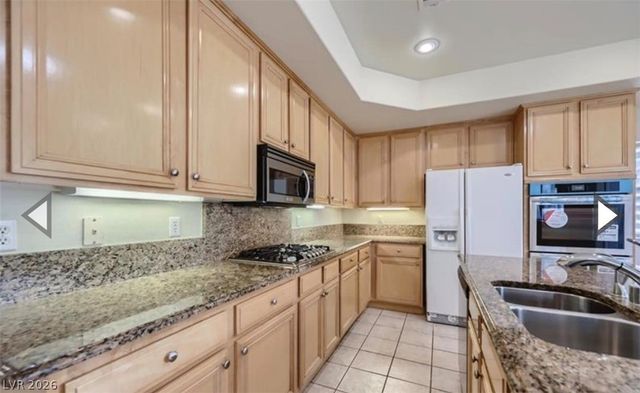 10677 Sapphire Vista Avenue, Las Vegas, NV 89144