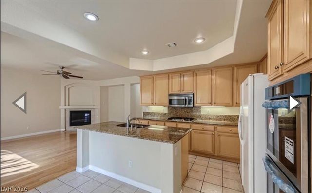10677 Sapphire Vista Avenue, Las Vegas, NV 89144