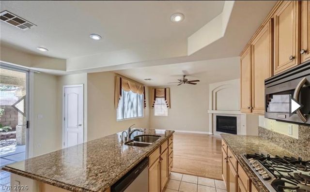 10677 Sapphire Vista Avenue, Las Vegas, NV 89144