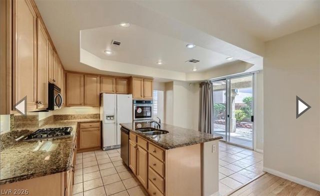 10677 Sapphire Vista Avenue, Las Vegas, NV 89144