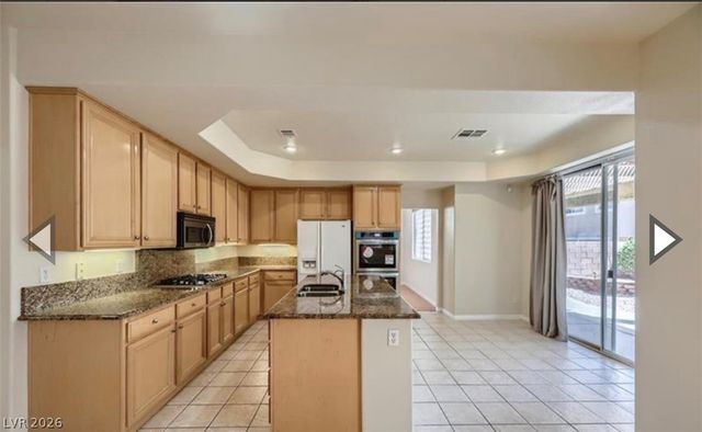 10677 Sapphire Vista Avenue, Las Vegas, NV 89144