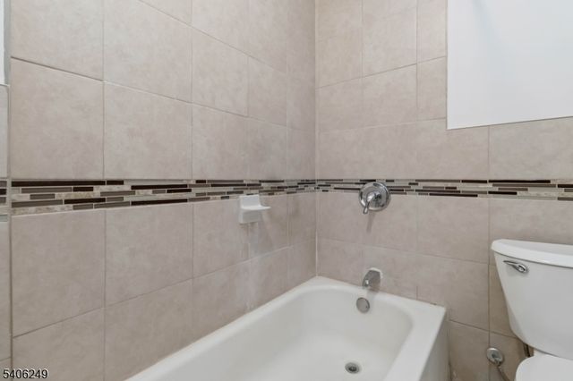 459 Norwood St, East Orange City, NJ 07018