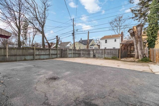 459 Norwood St, East Orange City, NJ 07018