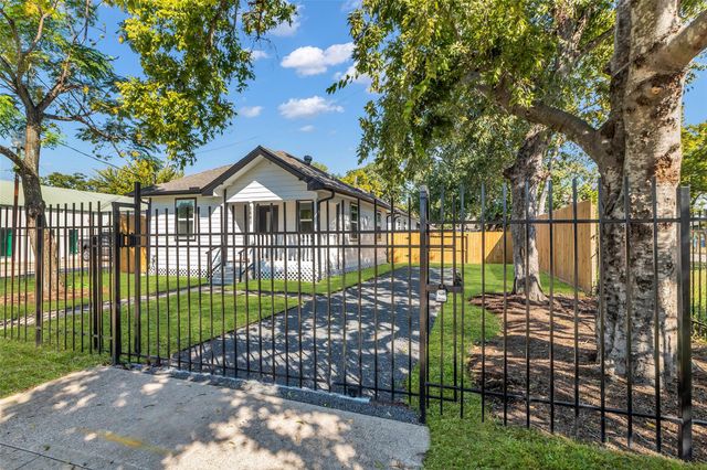 3441 Mcgowen Street, Houston, TX 77004