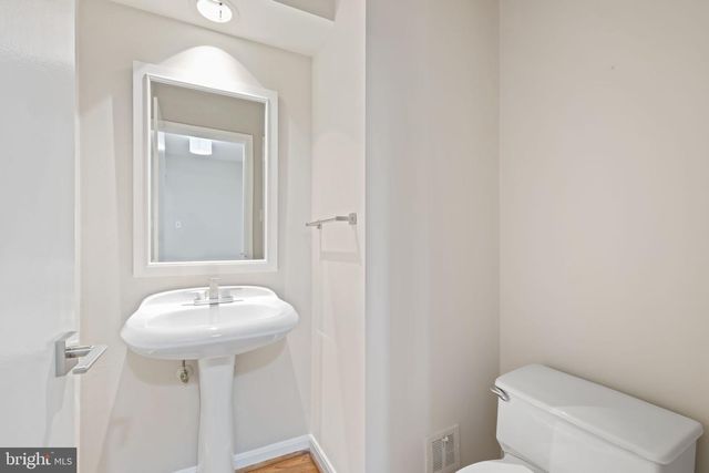 1 ORCHARD WAY S, Potomac, MD 20854