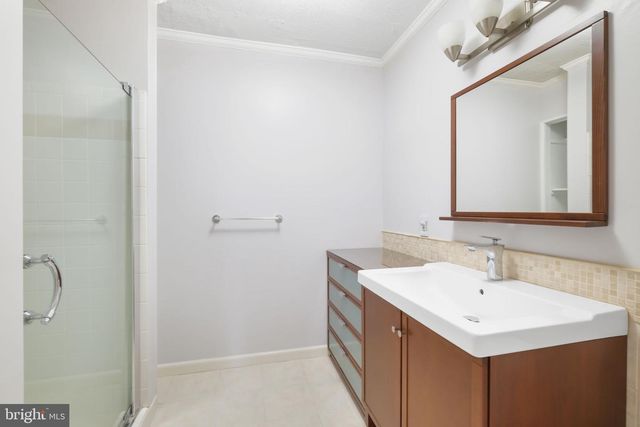 1 ORCHARD WAY S, Potomac, MD 20854