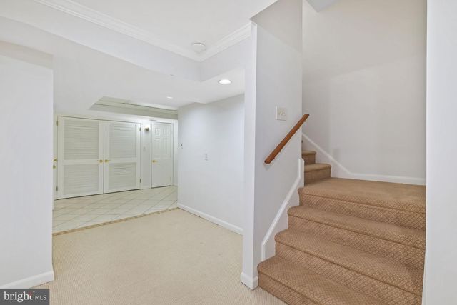 1 ORCHARD WAY S, Potomac, MD 20854