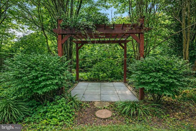 1 ORCHARD WAY S, Potomac, MD 20854