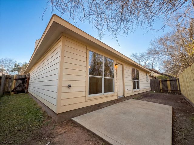 18472 Sunrise Oaks Court, Montgomery, TX 77316