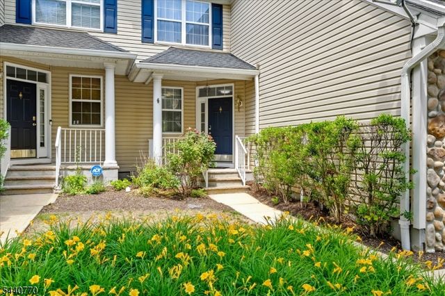 55 Scarlet Oak Dr, Montgomery Twp., NJ 08540