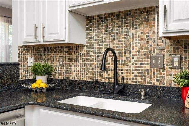 55 Scarlet Oak Dr, Montgomery Twp., NJ 08540