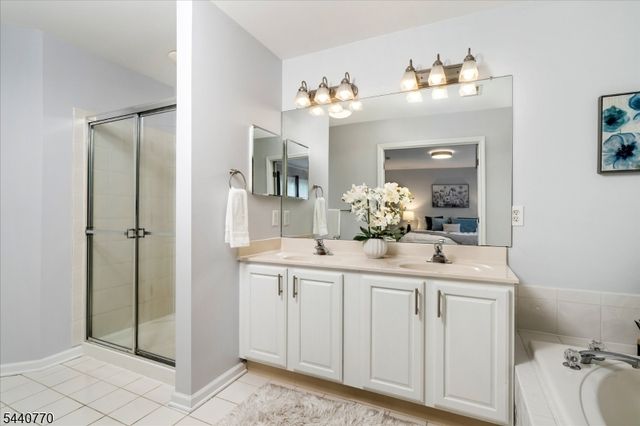 55 Scarlet Oak Dr, Montgomery Twp., NJ 08540