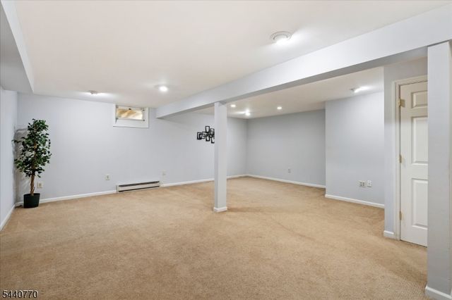 55 Scarlet Oak Dr, Montgomery Twp., NJ 08540